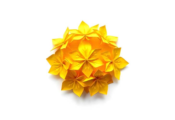 Cheerful Yellow Origami Flowers for Every Occasion